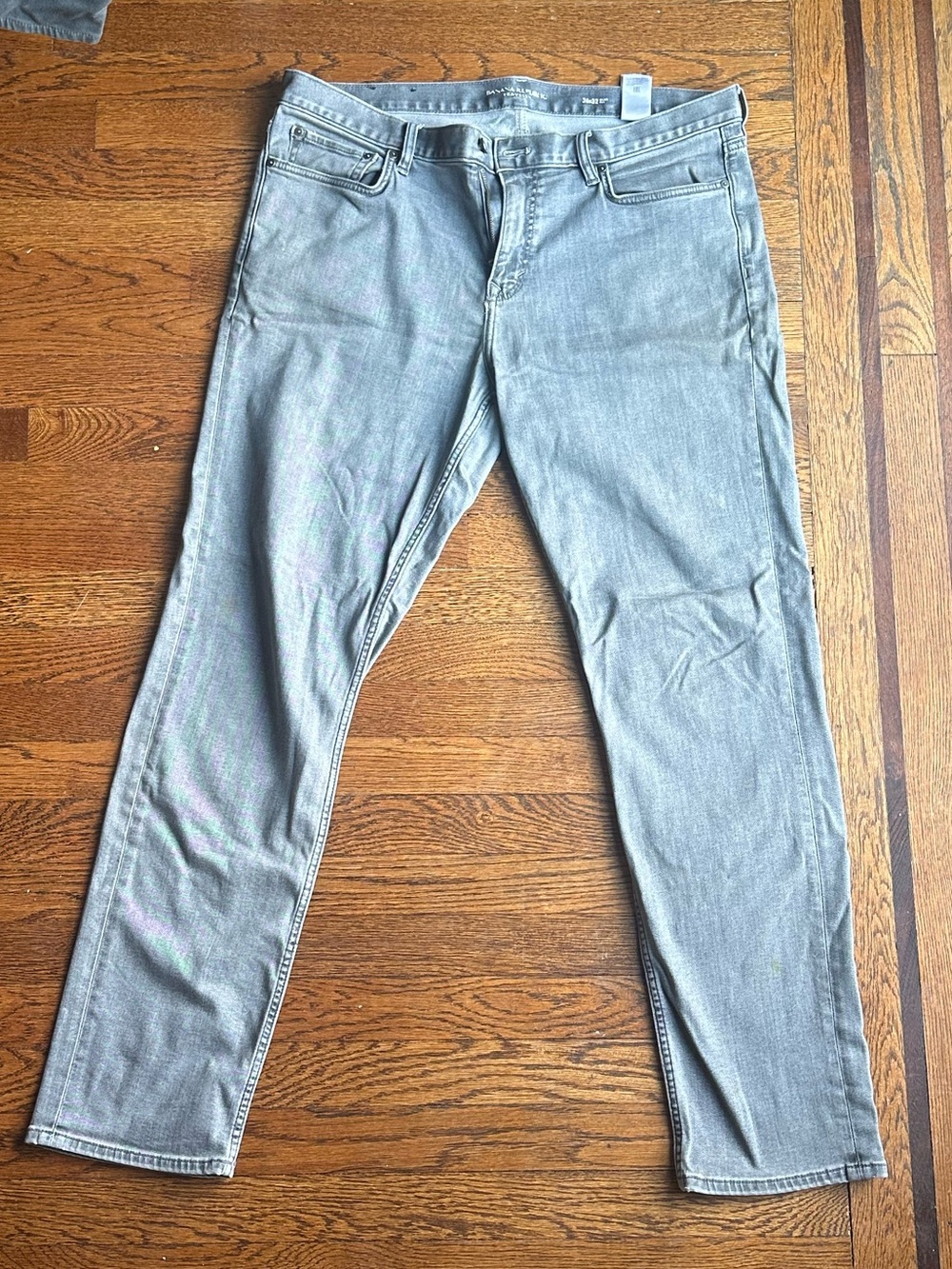 Banana Republic Slim Jeans in Light Gray (36/34)